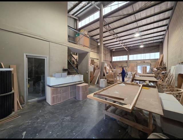 265M² WAREHOUSE TO LET IN STORMILL